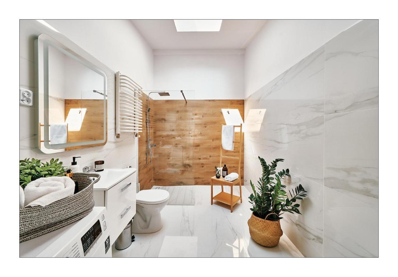 Sunny Apartment At The Heart Of Old Town Krakow Bagian luar foto